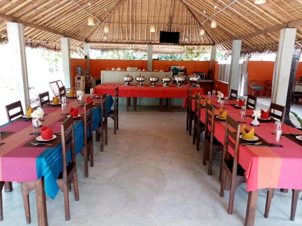 Cocodance Kitesurfing Resort Kalpitiya Exteriör bild