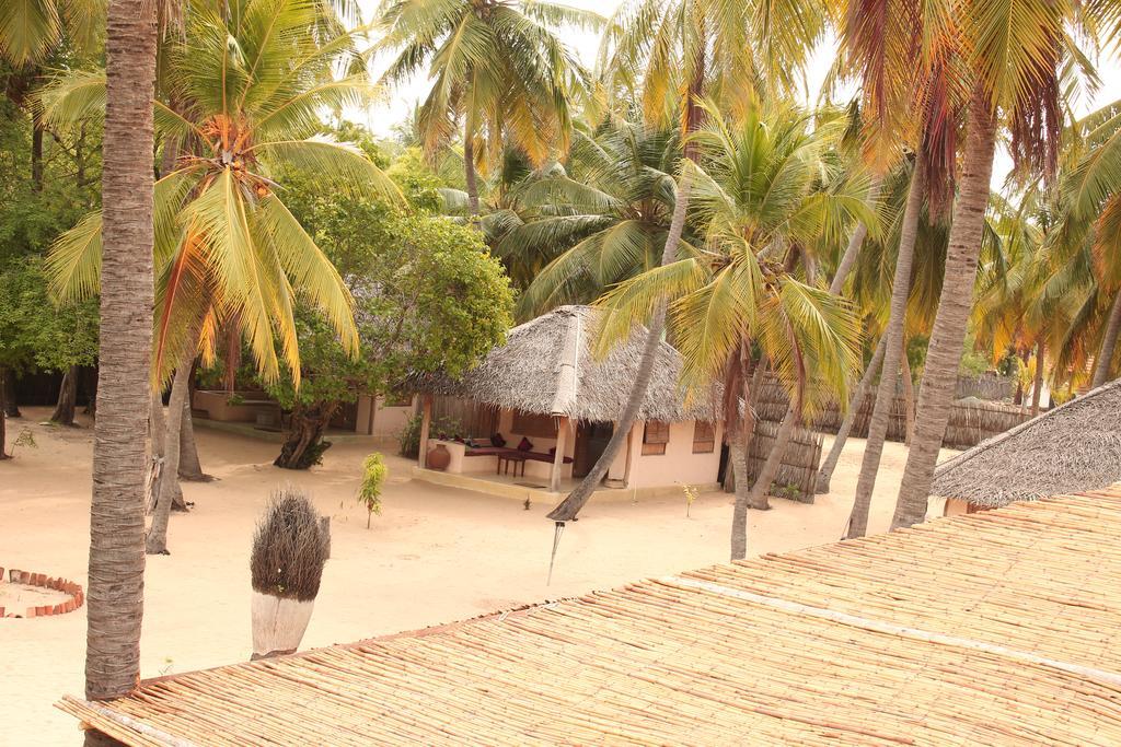Cocodance Kitesurfing Resort Kalpitiya Exteriör bild